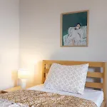 Apartment Modern 3br Near Old Town, Balcony, Free Parking *