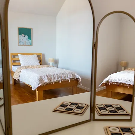 Modern 3br Near Old Town, Balcony, Free Parking