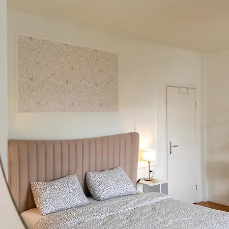 Apartment Modern 3br Near Old Town, Balcony, Free Parking *