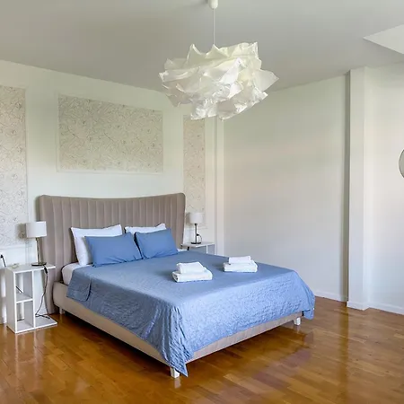 Apartment Modern 3br Near Old Town, Balcony, Free Parking