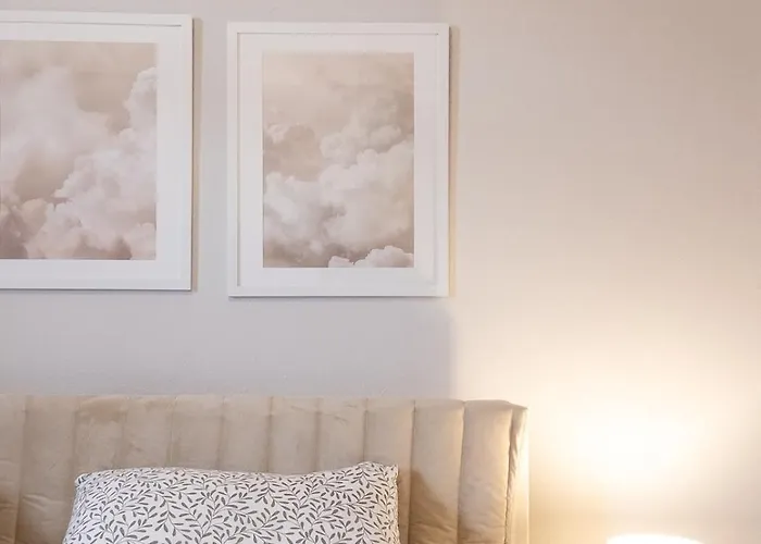 Modern 3br Near Old Town, Balcony, Free Parking